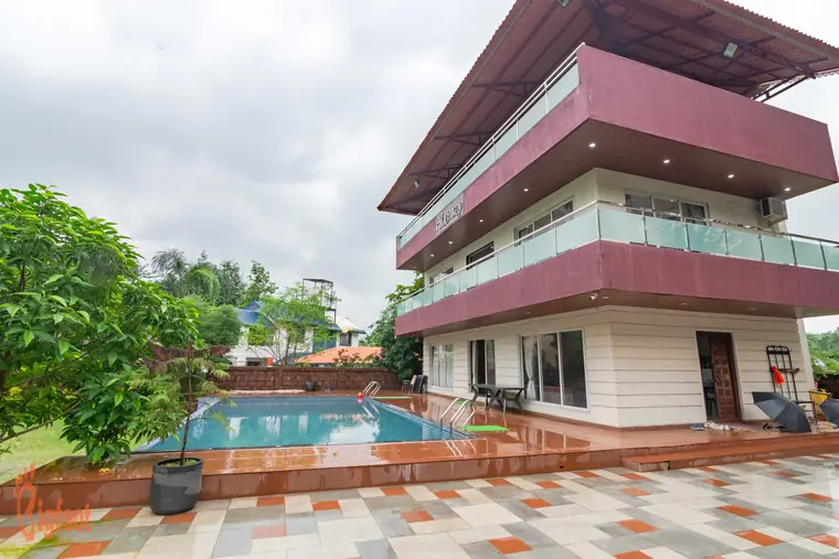 Hideaway Villa and its pool in the evening light